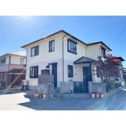 外壁を高圧洗浄に家全体・屋根も合わせて塗装し、気になる汚れもスッキリ
