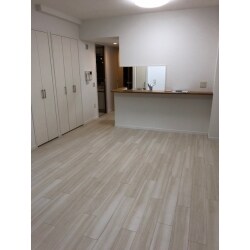 キッチン交換とリビングの内装工事になります。