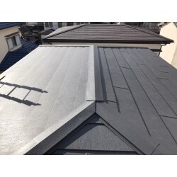 和歌山県岩出市 屋根カバー工法工事 スーパーガルテクト