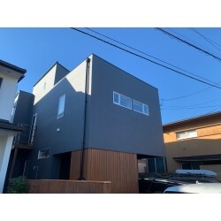 カラーをダーク系に変更して印象をガラリとかえました！！