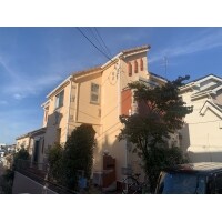 温かみのあるオレンジ色の外壁に惹かれます。