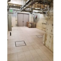 タイルで明るい空間の店舗へ!!