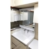 爽やかな木目の洗面台