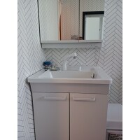 白を基調とした清潔感のある洗面台