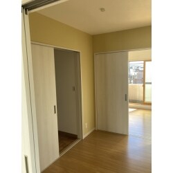 2Fの3部屋をスケルトンリフォームで洋室に変更