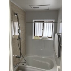 ユニットバス、トイレ、洗面台の水回りの交換。