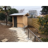 庭に風情のあるトイレの新築工事