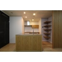 こだわりを詰め込んだ木製のオーダーキッチン