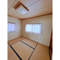 中古住宅をご購入後、和室の壁クロス貼替を致しました。