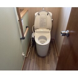 落ち着いた雰囲気のトイレスペースへのリフォーム