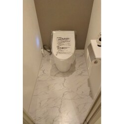クールで落ち着いた雰囲気のトイレスペースへリフォーム