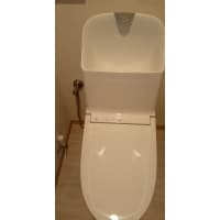 設備と内装交換で明るくきれいなトイレへ