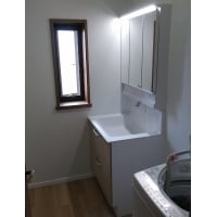 お手入れ楽々、安心してお使いいただけるトイレと洗面へ
