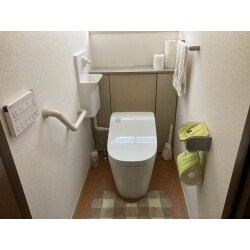 予算を抑えて便器の交換工事を行いました。