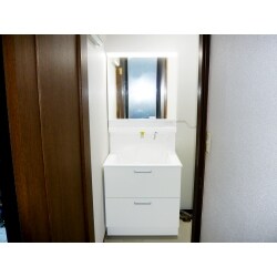 洗面化粧台が古くなっていたため新しいものへの交換をご要望されており、商品はすでにお客様の方で決められておりました。ご要望の商品にて交換となりました。