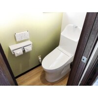 1階・2階のトイレを同時リフォーム!掃除しやすい節水トイレへ。