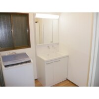 使い勝手を考えた洗面化粧台の交換と、脱衣場のリフレッシュ。