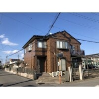 外壁柄を損なわずクリア塗装でしっとりと仕上げました。