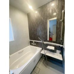 LIXILの「リデア」を採用しました。
在来からユニットバスに変わったので、冬場のひんやりも軽減ですね。
