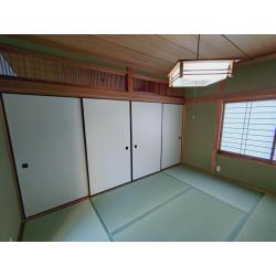 外国の方には和室が人気ですので、和室はそのままに畳と襖を貼替！