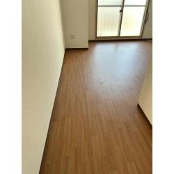 壁クロス、床長尺シート貼り替え