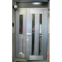 採光タイプで暗い玄関が明るくなりました