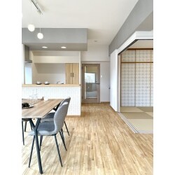 全室床は無垢材を使用し、リビング隣接の和室にはあえてマリメッコ柄の襖を付けるなど、部屋全体が北欧の優しい雰囲気に仕上がりました。
