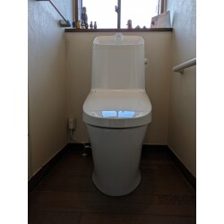 LIXIL　アメージュシャワートイレ　手洗付きZ2タイプ


