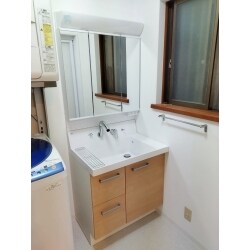 30年来の洗面化粧台を、使いやすさ・お掃除のしやすさを考えリフォーム！