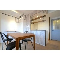 レザーとアイアンのインダストリアルなカフェインテリアに!