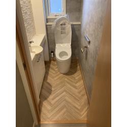 ウッディモダンなトイレリフォーム