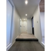 暗い玄関を明るくリフォーム