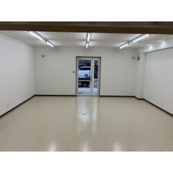 塾の教室工事です。