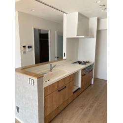 木目×ホワイトが素敵なナチュラルなキッチン