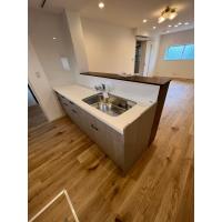 広々作業できる2列型対面キッチン