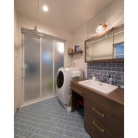 ブルーが映える素敵な洗面室