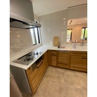 無垢の木がステキなL字キッチン