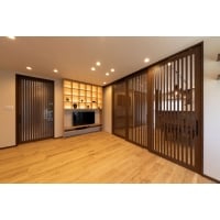 灯りの演出がステキなリビング