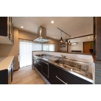 使い勝手バツグン◎空間と調和したキッチン