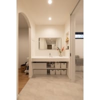 帰宅後直行!清潔感あふれるオシャレな洗面台