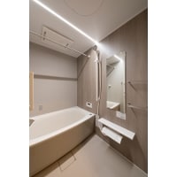 ホッと一息つける清潔感あふれるバスルーム