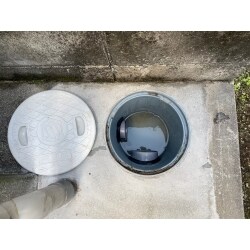 排水の詰まりで、排水マスの交換工事