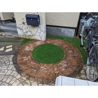 玄関ポーチに人工芝!
