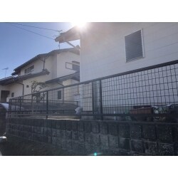 木を伐採し、フェンスを設置しました