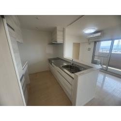 中古マンションをご購入されて、キッチン、浴室、トイレのリフォーム工事をご依頼頂きました。