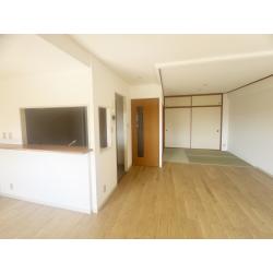 マンション水まわり4点入替えと和室改修でリビング拡張工事と全面内装工事をしました。