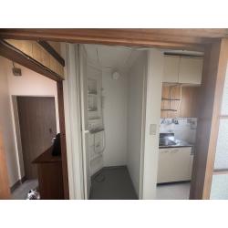 セクショナルキッチンを入替えて、キッチン横にシャワーユニットを設置しました。和室2部屋の内装工事も行いイメージ通りにリフォームできました！
