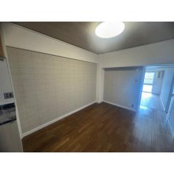 中古マンションをご購入で、賃貸用に浴室、洗面室、リビング、和室などの改修工事をしました。