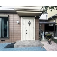 好みの玄関ドアに取替えてお洒落な玄関へ