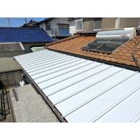 屋根がさびつき雨漏りが心配。